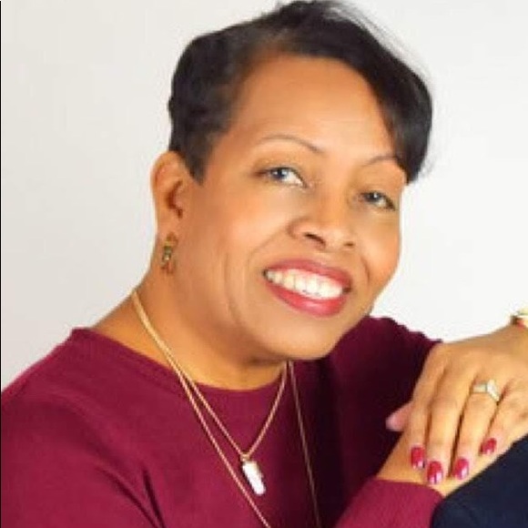 Meet your Posher, Luanne - Picture 1 of 1